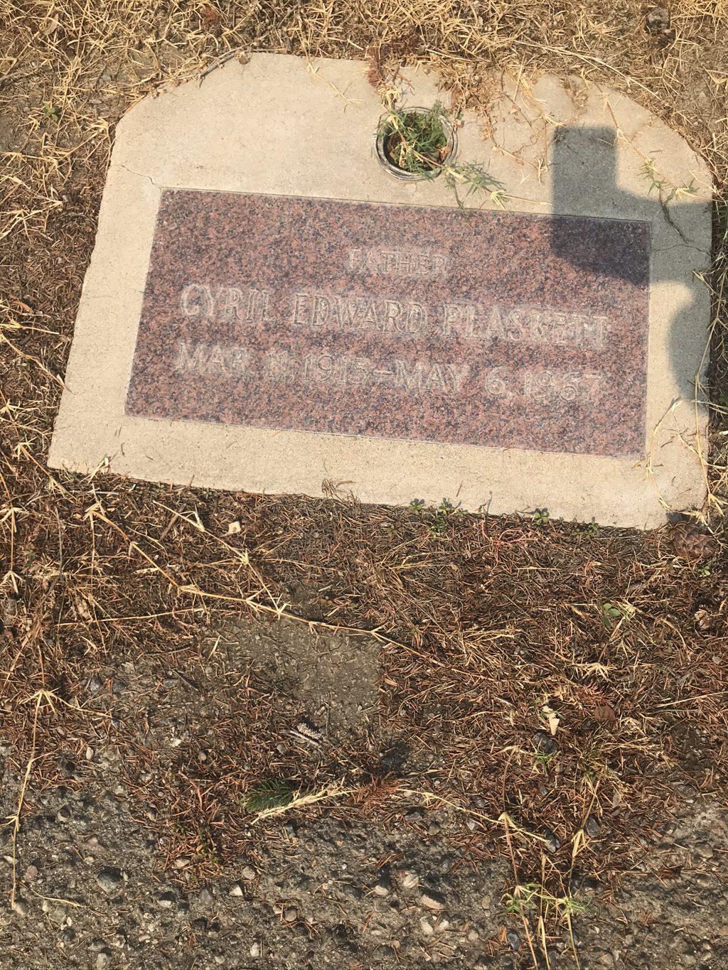 Cyril Edward Plaskett gravestone