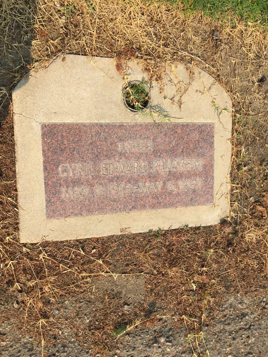 Cyril Edward Plaskett gravestone (alternate view)